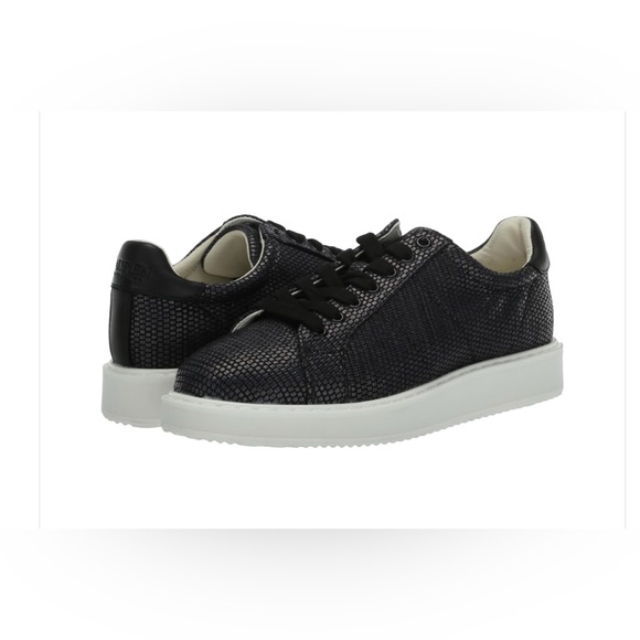 Ralph Lauren Shoes - Lauren Ralph Lauren Women's Angeline 4 Sneaker SIZE 9.5 women’s navy blue